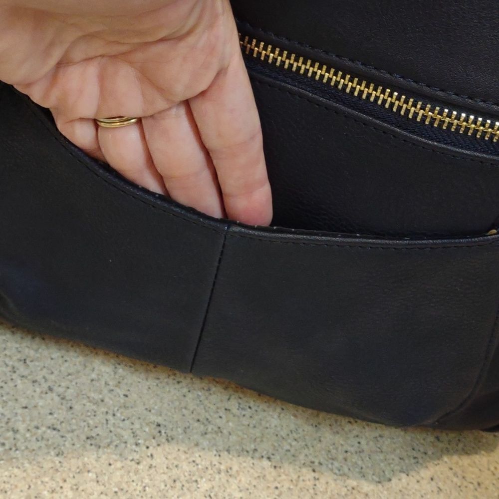 Coco and Carmen Navy Vegan Purse NWT - Picture 7 of 12